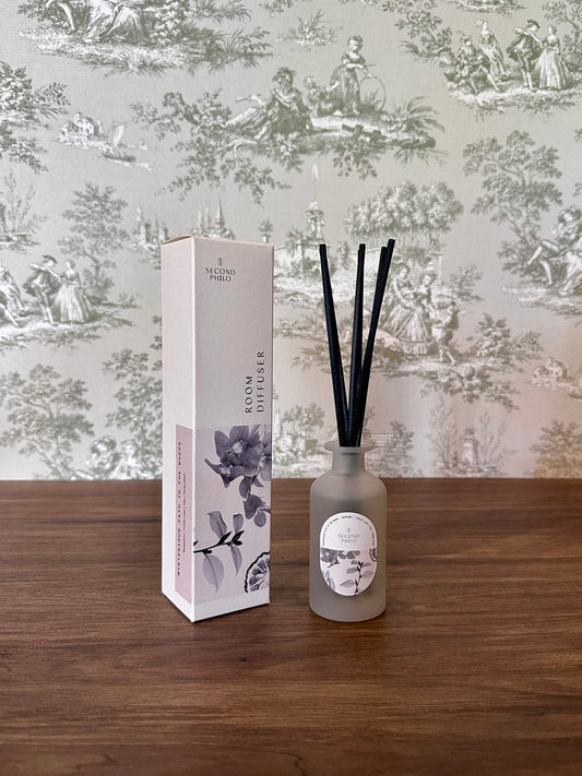Room diffuser: Mysterious path to the woods